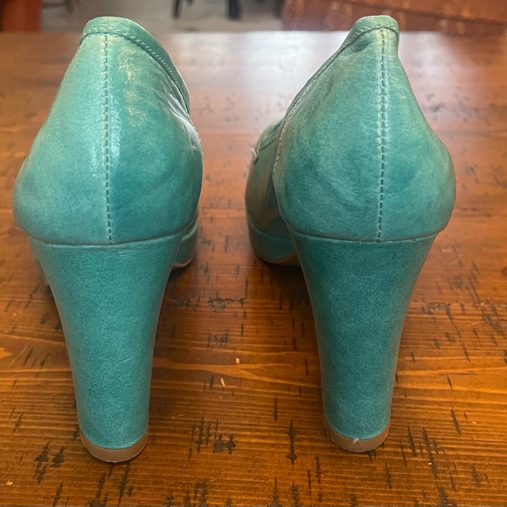 LUCKY PENNY Turquoise Leather Platform Block Heel Loafers - Women. Size 11 - Picture 3 of 4